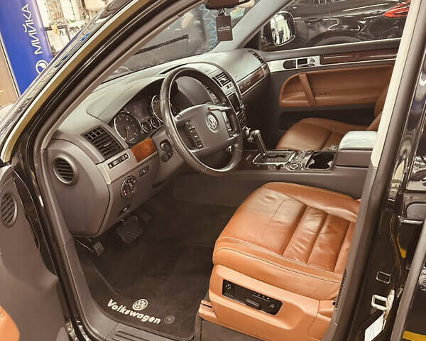 Чорний Фольксваген Туарег, об'ємом двигуна 2.97 л та пробігом 315 тис. км за 10700 $, фото 8 на Automoto.ua