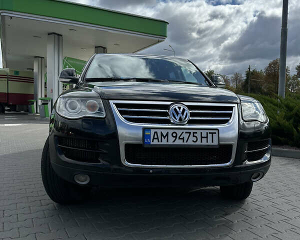 Черный Фольксваген Туарег, объемом двигателя 3 л и пробегом 289 тыс. км за 11800 $, фото 2 на Automoto.ua