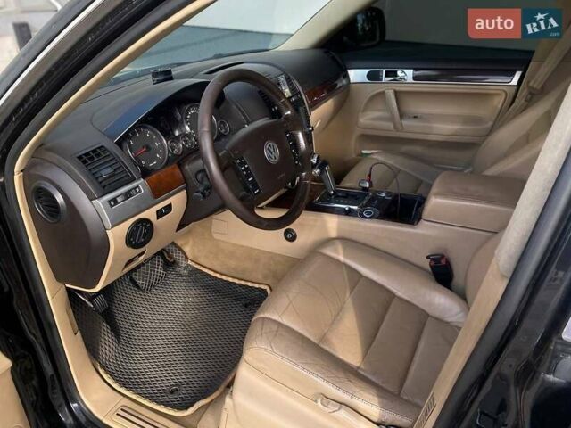 Черный Фольксваген Туарег, объемом двигателя 2.46 л и пробегом 296 тыс. км за 10290 $, фото 12 на Automoto.ua