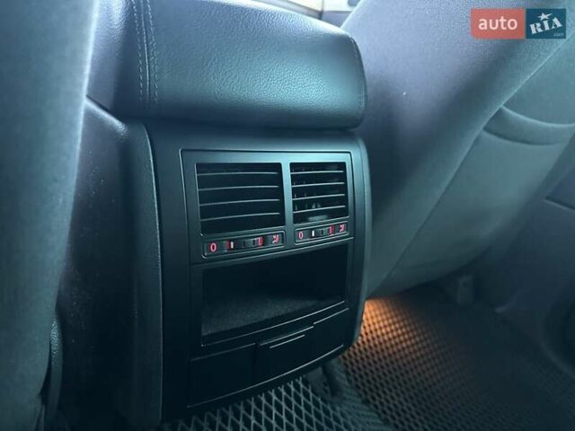 Чорний Фольксваген Туарег, об'ємом двигуна 3 л та пробігом 340 тис. км за 10900 $, фото 36 на Automoto.ua