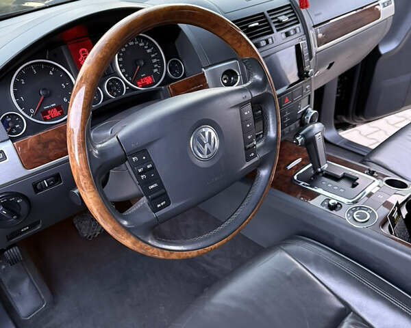 Черный Фольксваген Туарег, объемом двигателя 3 л и пробегом 217 тыс. км за 13450 $, фото 13 на Automoto.ua