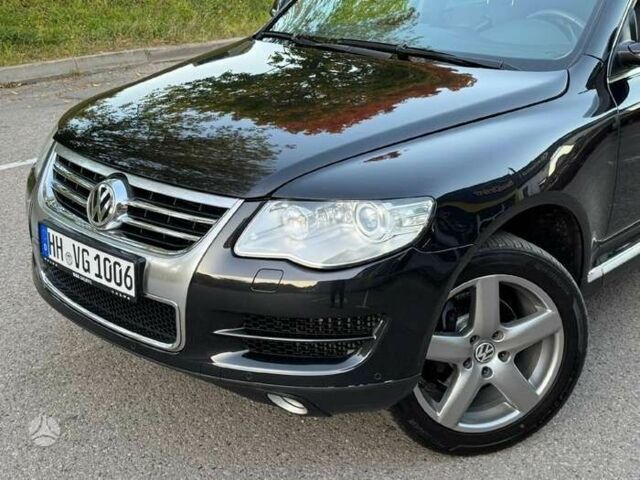 Черный Фольксваген Туарег, объемом двигателя 0 л и пробегом 280 тыс. км за 3100 $, фото 6 на Automoto.ua