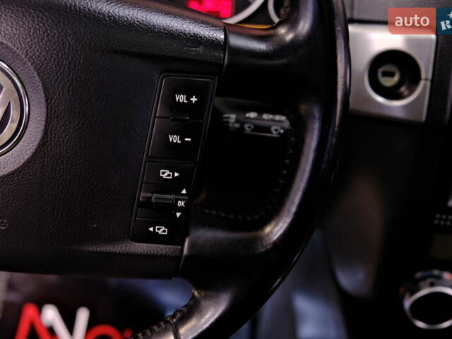 Черный Фольксваген Туарег, объемом двигателя 3.6 л и пробегом 182 тыс. км за 9900 $, фото 18 на Automoto.ua