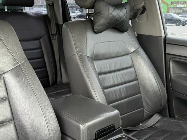 Черный Фольксваген Туарег, объемом двигателя 3 л и пробегом 263 тыс. км за 12500 $, фото 23 на Automoto.ua