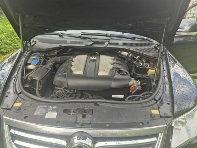 Черный Фольксваген Туарег, объемом двигателя 3 л и пробегом 372 тыс. км за 11000 $, фото 8 на Automoto.ua