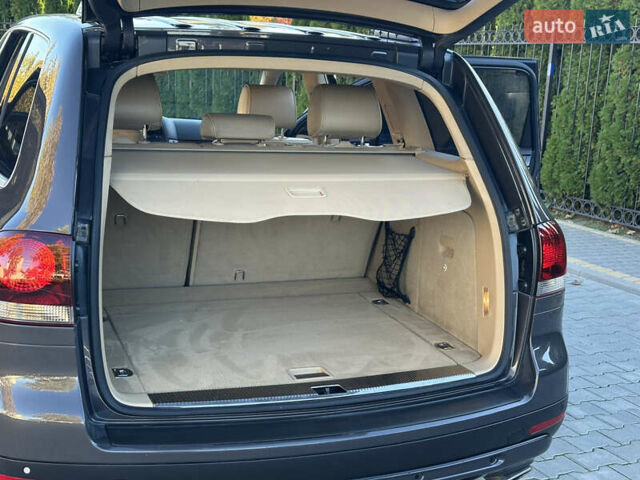 Черный Фольксваген Туарег, объемом двигателя 2.97 л и пробегом 240 тыс. км за 12200 $, фото 27 на Automoto.ua