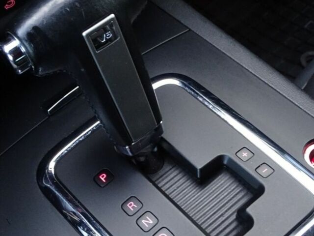 Черный Фольксваген Туарег, объемом двигателя 3 л и пробегом 260 тыс. км за 3915 $, фото 5 на Automoto.ua