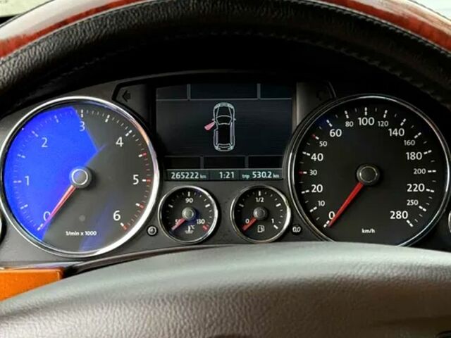 Чорний Фольксваген Туарег, об'ємом двигуна 3 л та пробігом 265 тис. км за 13000 $, фото 2 на Automoto.ua