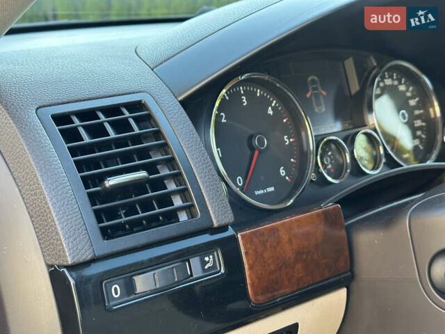 Черный Фольксваген Туарег, объемом двигателя 2.97 л и пробегом 240 тыс. км за 12200 $, фото 58 на Automoto.ua