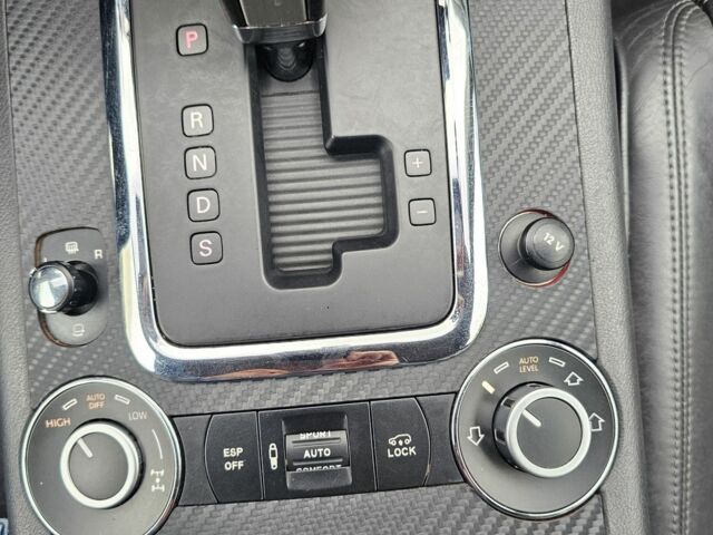 Черный Фольксваген Туарег, объемом двигателя 3.6 л и пробегом 250 тыс. км за 10700 $, фото 11 на Automoto.ua