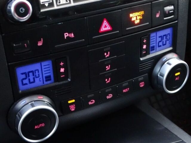 Черный Фольксваген Туарег, объемом двигателя 3 л и пробегом 260 тыс. км за 3915 $, фото 6 на Automoto.ua