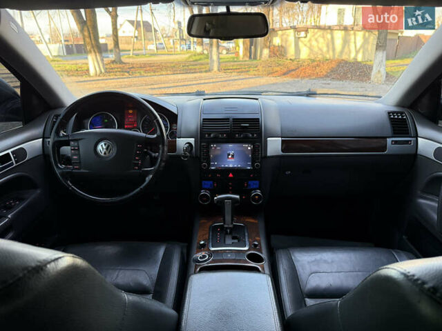 Черный Фольксваген Туарег, объемом двигателя 3 л и пробегом 314 тыс. км за 10500 $, фото 27 на Automoto.ua