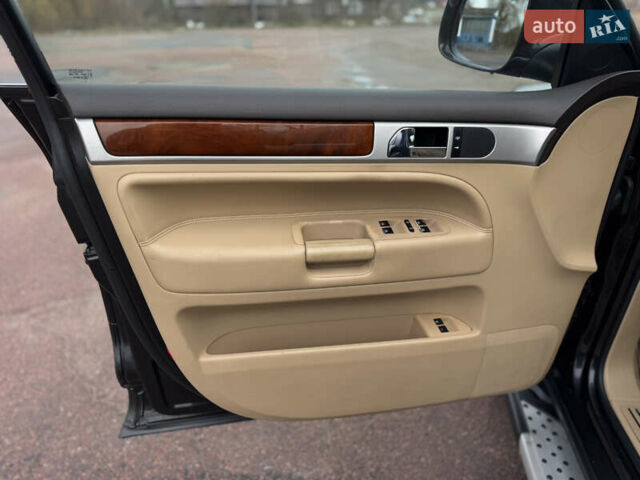 Черный Фольксваген Туарег, объемом двигателя 3.6 л и пробегом 280 тыс. км за 10750 $, фото 27 на Automoto.ua