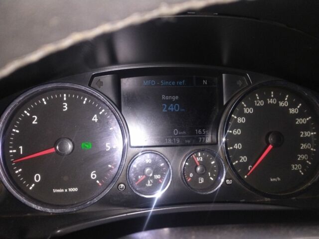 Черный Фольксваген Туарег, объемом двигателя 3 л и пробегом 300 тыс. км за 9300 $, фото 13 на Automoto.ua