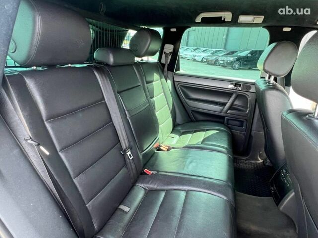 Черный Фольксваген Туарег, объемом двигателя 2.5 л и пробегом 336 тыс. км за 11990 $, фото 29 на Automoto.ua