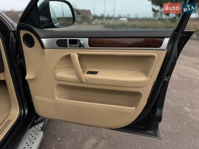 Черный Фольксваген Туарег, объемом двигателя 3.6 л и пробегом 280 тыс. км за 10750 $, фото 32 на Automoto.ua