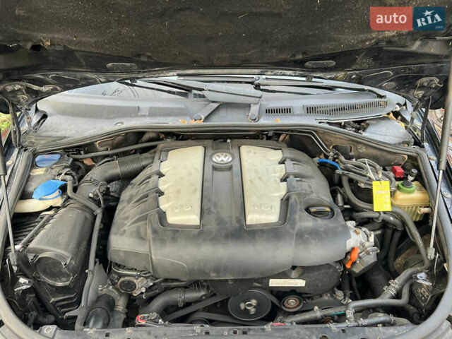 Чорний Фольксваген Туарег, об'ємом двигуна 3 л та пробігом 360 тис. км за 8400 $, фото 15 на Automoto.ua