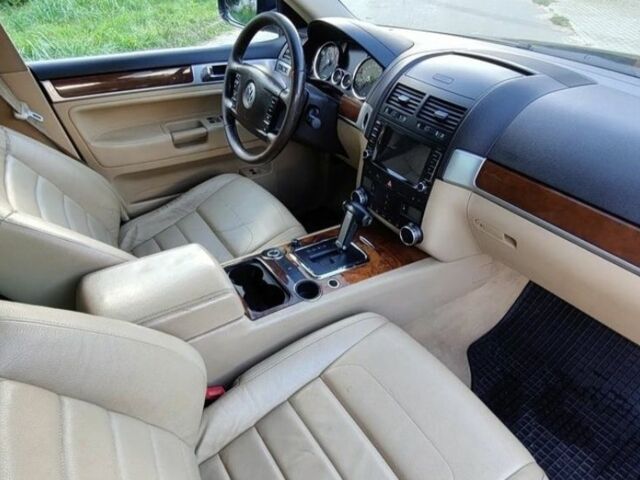 Чорний Фольксваген Туарег, об'ємом двигуна 3 л та пробігом 244 тис. км за 3116 $, фото 10 на Automoto.ua