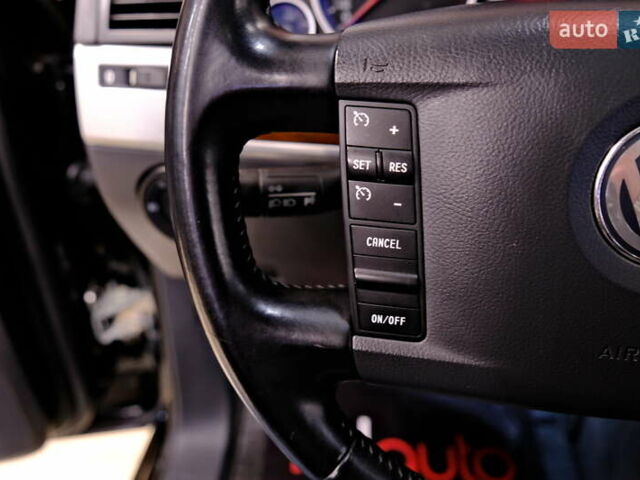 Черный Фольксваген Туарег, объемом двигателя 3.6 л и пробегом 182 тыс. км за 9900 $, фото 19 на Automoto.ua