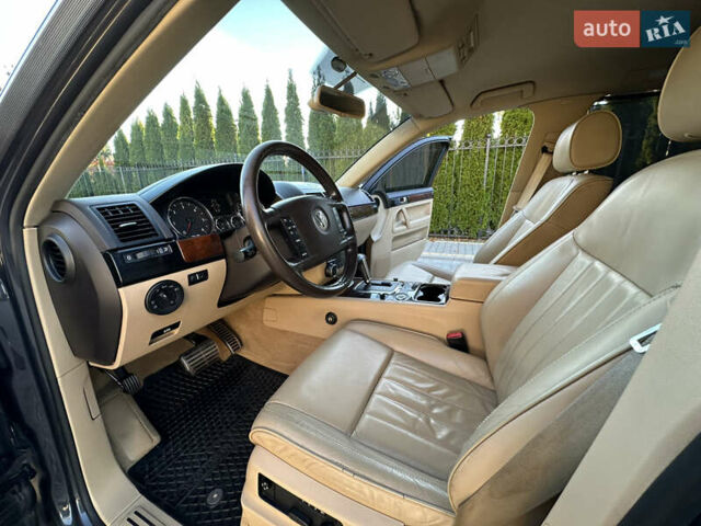 Черный Фольксваген Туарег, объемом двигателя 2.97 л и пробегом 240 тыс. км за 12200 $, фото 55 на Automoto.ua