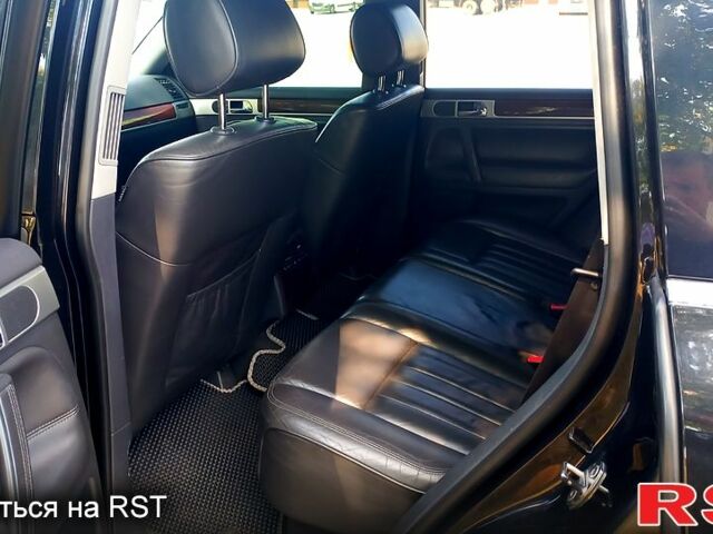 Чорний Фольксваген Туарег, об'ємом двигуна 3 л та пробігом 292 тис. км за 11500 $, фото 8 на Automoto.ua