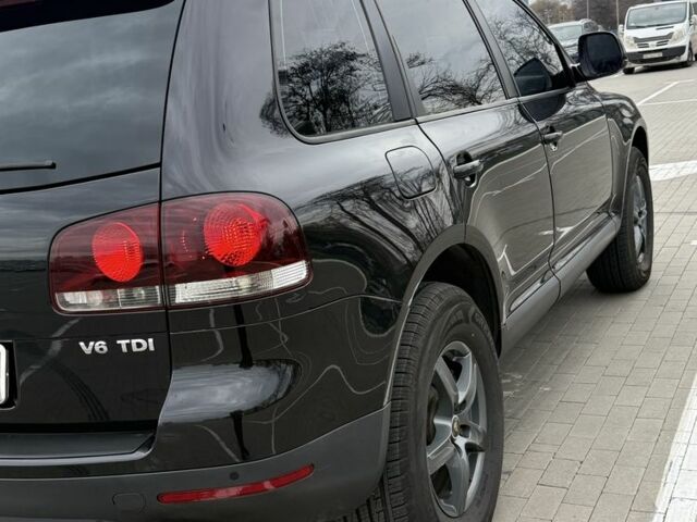 Черный Фольксваген Туарег, объемом двигателя 3 л и пробегом 263 тыс. км за 12500 $, фото 13 на Automoto.ua