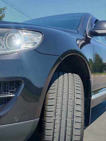 Черный Фольксваген Туарег, объемом двигателя 2.97 л и пробегом 344 тыс. км за 10950 $, фото 27 на Automoto.ua