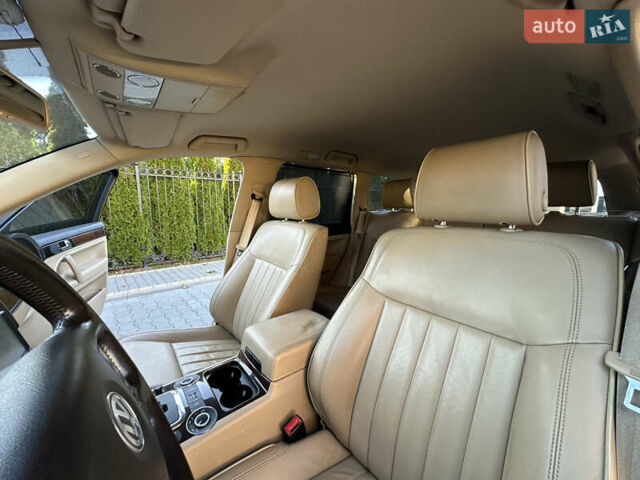 Черный Фольксваген Туарег, объемом двигателя 2.97 л и пробегом 240 тыс. км за 12200 $, фото 53 на Automoto.ua