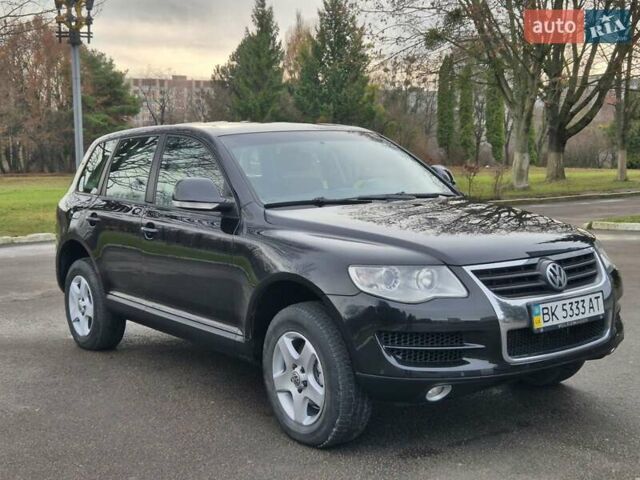 Черный Фольксваген Туарег, объемом двигателя 2.5 л и пробегом 268 тыс. км за 8850 $, фото 11 на Automoto.ua