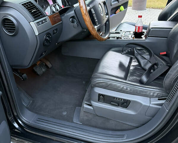 Черный Фольксваген Туарег, объемом двигателя 3 л и пробегом 217 тыс. км за 13450 $, фото 26 на Automoto.ua