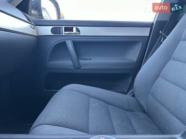 Чорний Фольксваген Туарег, об'ємом двигуна 3 л та пробігом 340 тис. км за 10900 $, фото 24 на Automoto.ua