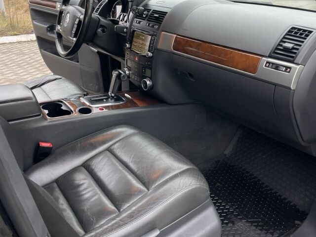 Чорний Фольксваген Туарег, об'ємом двигуна 3 л та пробігом 350 тис. км за 6200 $, фото 15 на Automoto.ua