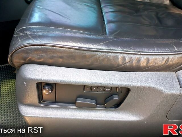 Чорний Фольксваген Туарег, об'ємом двигуна 3 л та пробігом 292 тис. км за 11500 $, фото 7 на Automoto.ua