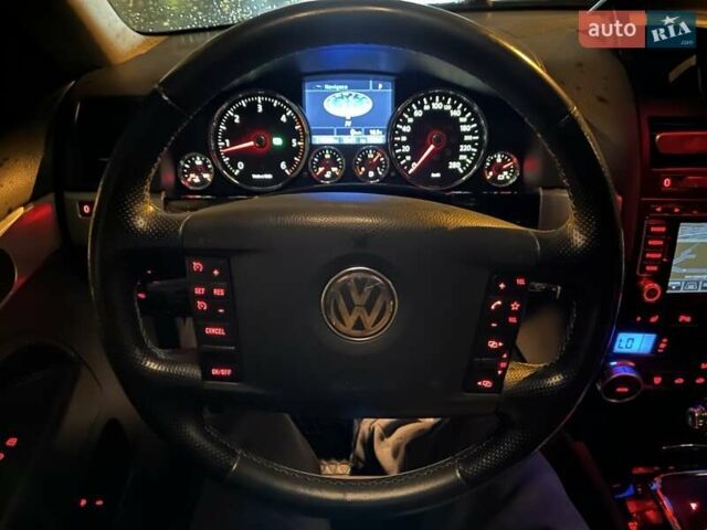 Черный Фольксваген Туарег, объемом двигателя 2.97 л и пробегом 214 тыс. км за 13500 $, фото 4 на Automoto.ua