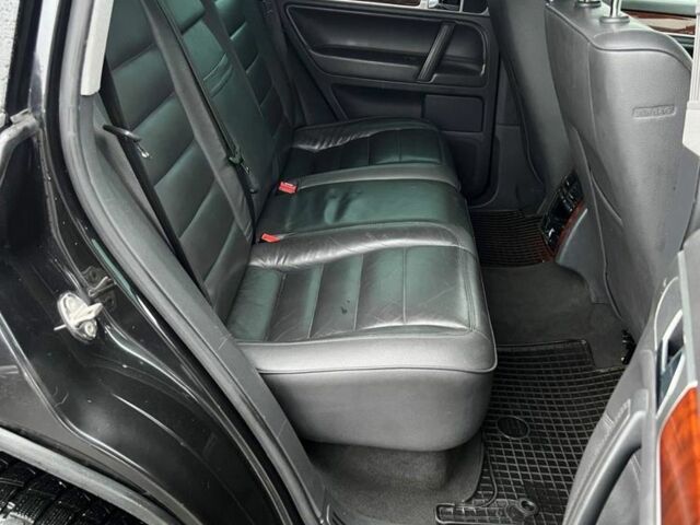 Черный Фольксваген Туарег, объемом двигателя 3 л и пробегом 280 тыс. км за 4900 $, фото 6 на Automoto.ua