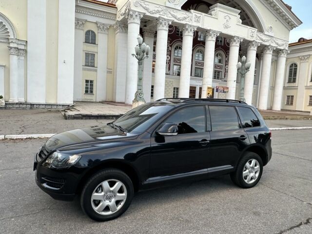 Чорний Фольксваген Туарег, об'ємом двигуна 3 л та пробігом 221 тис. км за 9800 $, фото 5 на Automoto.ua