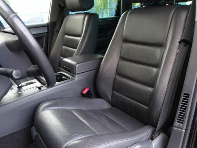 Чорний Фольксваген Туарег, об'ємом двигуна 3 л та пробігом 230 тис. км за 3950 $, фото 8 на Automoto.ua