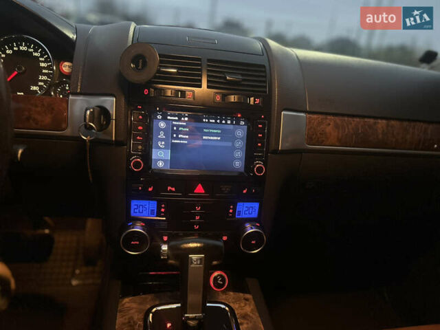 Черный Фольксваген Туарег, объемом двигателя 2.97 л и пробегом 159 тыс. км за 13800 $, фото 16 на Automoto.ua