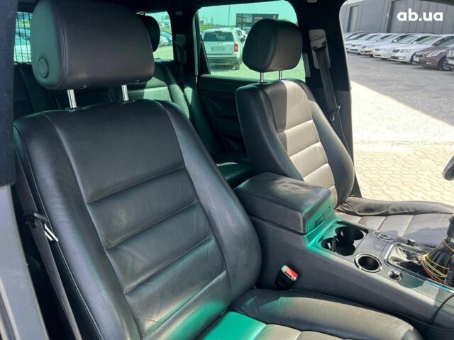 Черный Фольксваген Туарег, объемом двигателя 2.5 л и пробегом 336 тыс. км за 11990 $, фото 30 на Automoto.ua