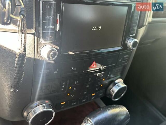 Черный Фольксваген Туарег, объемом двигателя 4.2 л и пробегом 286 тыс. км за 8999 $, фото 24 на Automoto.ua