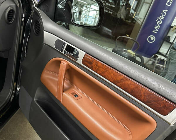 Чорний Фольксваген Туарег, об'ємом двигуна 2.97 л та пробігом 315 тис. км за 10700 $, фото 9 на Automoto.ua