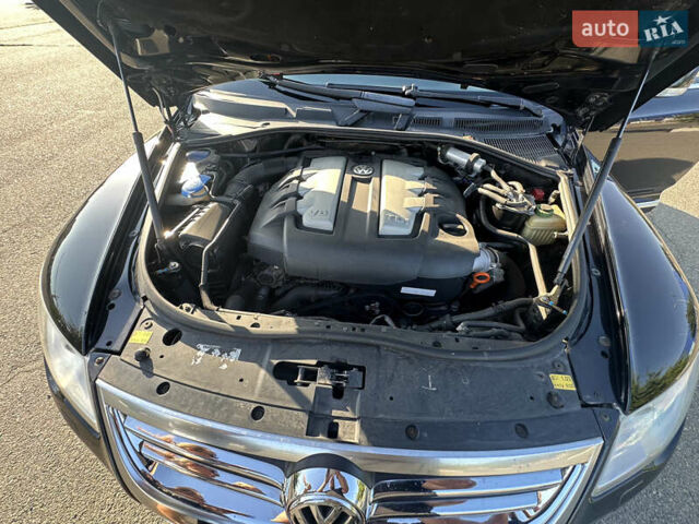 Черный Фольксваген Туарег, объемом двигателя 2.99 л и пробегом 342 тыс. км за 9122 $, фото 18 на Automoto.ua