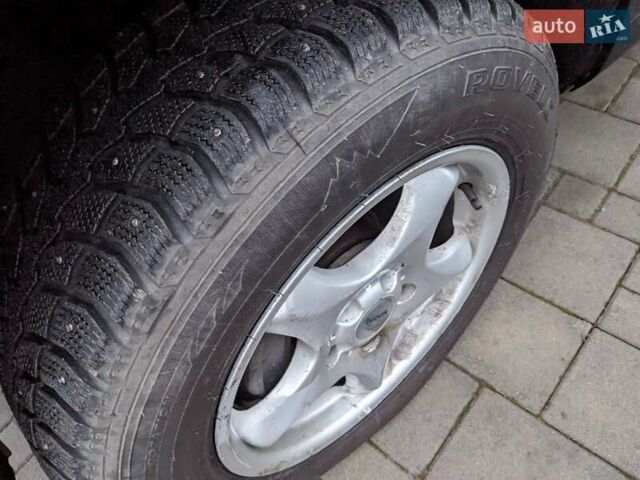 Черный Фольксваген Туарег, объемом двигателя 3 л и пробегом 305 тыс. км за 5850 $, фото 5 на Automoto.ua