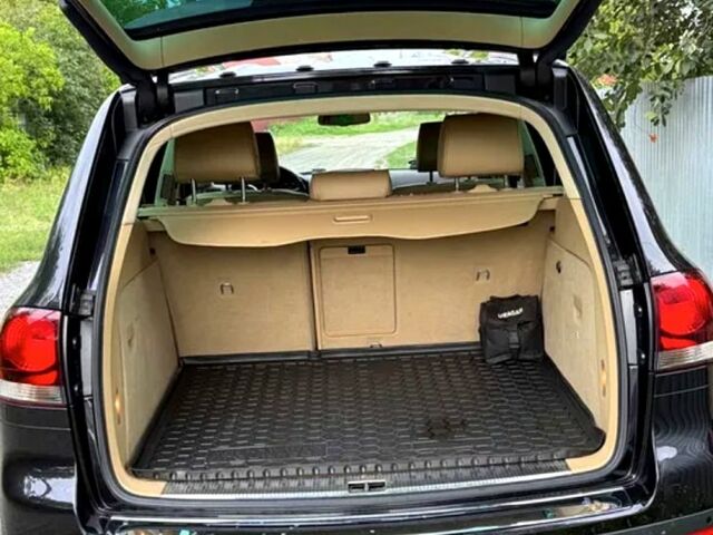 Чорний Фольксваген Туарег, об'ємом двигуна 3 л та пробігом 265 тис. км за 13000 $, фото 4 на Automoto.ua