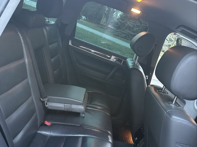 Чорний Фольксваген Туарег, об'ємом двигуна 3 л та пробігом 221 тис. км за 9800 $, фото 13 на Automoto.ua