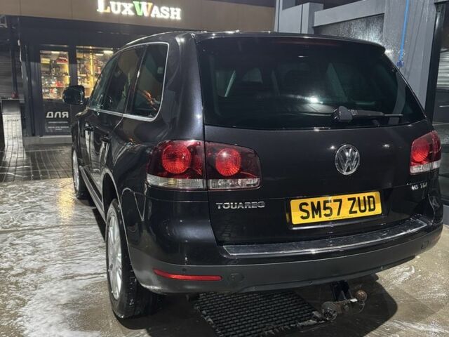 Черный Фольксваген Туарег, объемом двигателя 3 л и пробегом 340 тыс. км за 4500 $, фото 2 на Automoto.ua