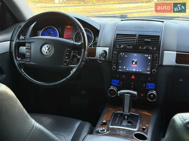 Черный Фольксваген Туарег, объемом двигателя 3 л и пробегом 314 тыс. км за 10500 $, фото 28 на Automoto.ua