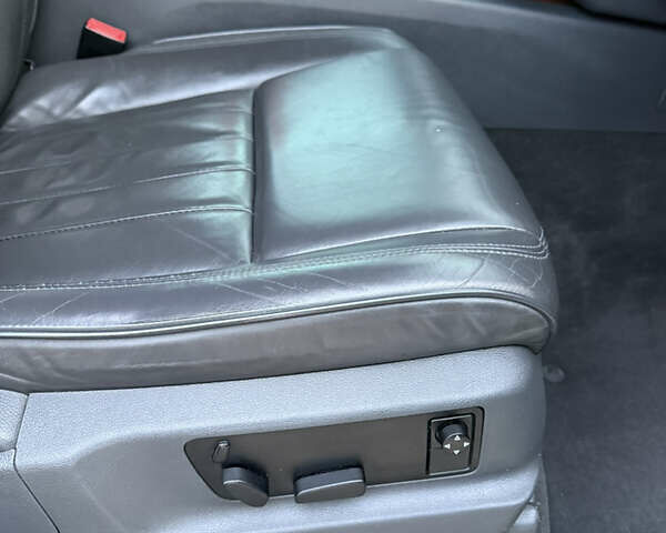 Черный Фольксваген Туарег, объемом двигателя 3 л и пробегом 217 тыс. км за 13450 $, фото 12 на Automoto.ua