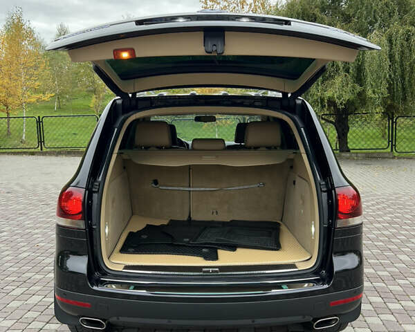 Черный Фольксваген Туарег, объемом двигателя 3 л и пробегом 235 тыс. км за 13500 $, фото 38 на Automoto.ua