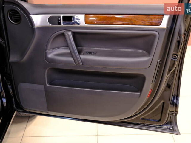 Черный Фольксваген Туарег, объемом двигателя 3.6 л и пробегом 182 тыс. км за 9900 $, фото 38 на Automoto.ua